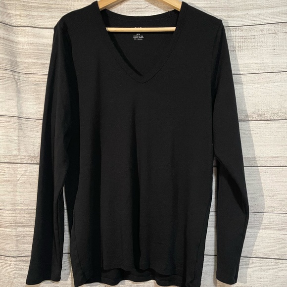 GAP Favorite V-neck Tee - Picture 1 of 3